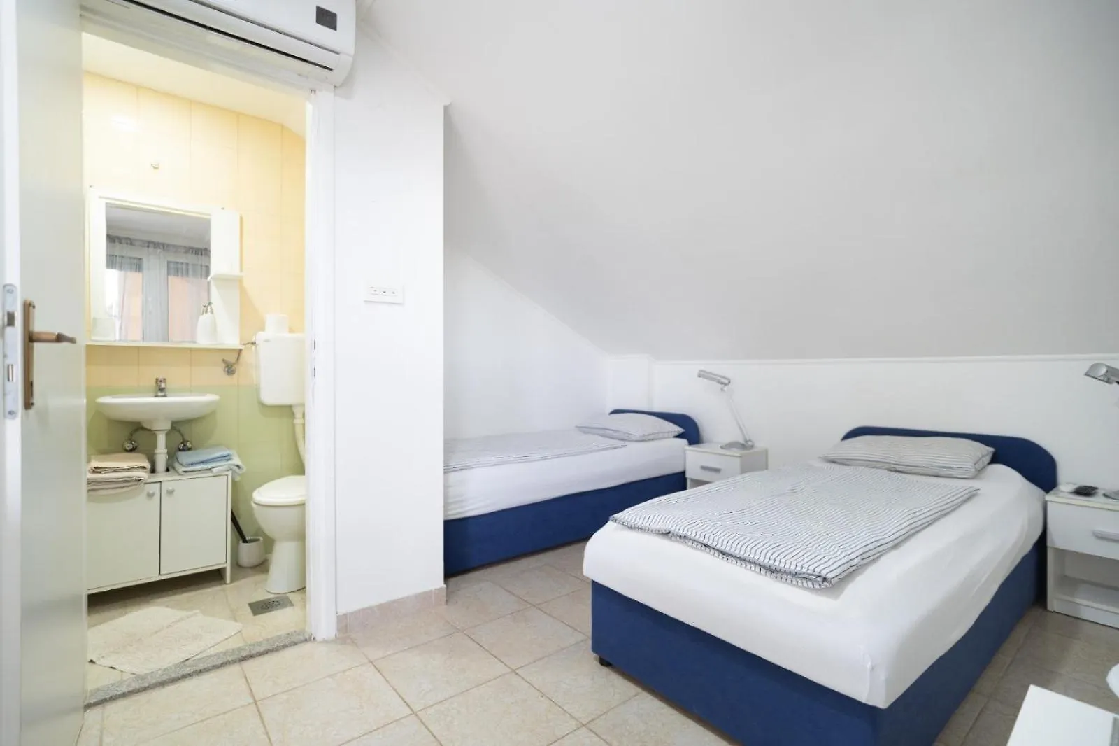 Apartment Adriatic Guest House Milic - Summer Rooms Gornji Karin
