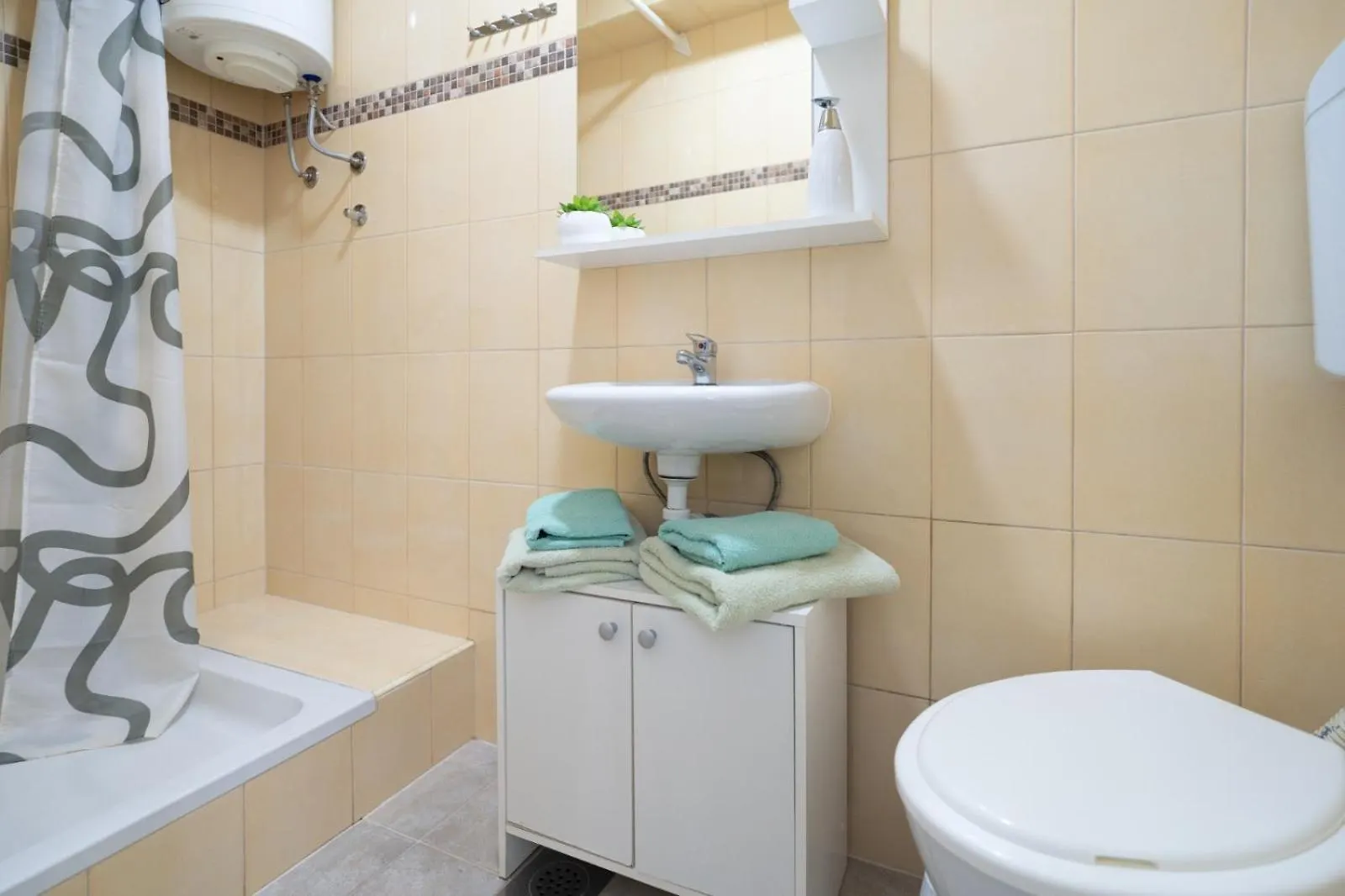 Adriatic Guest House Milic - Summer Rooms Gornji Karin 0*,  Croatia